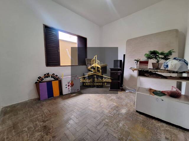 #230 - Casa para Venda em Taubaté - SP - 2